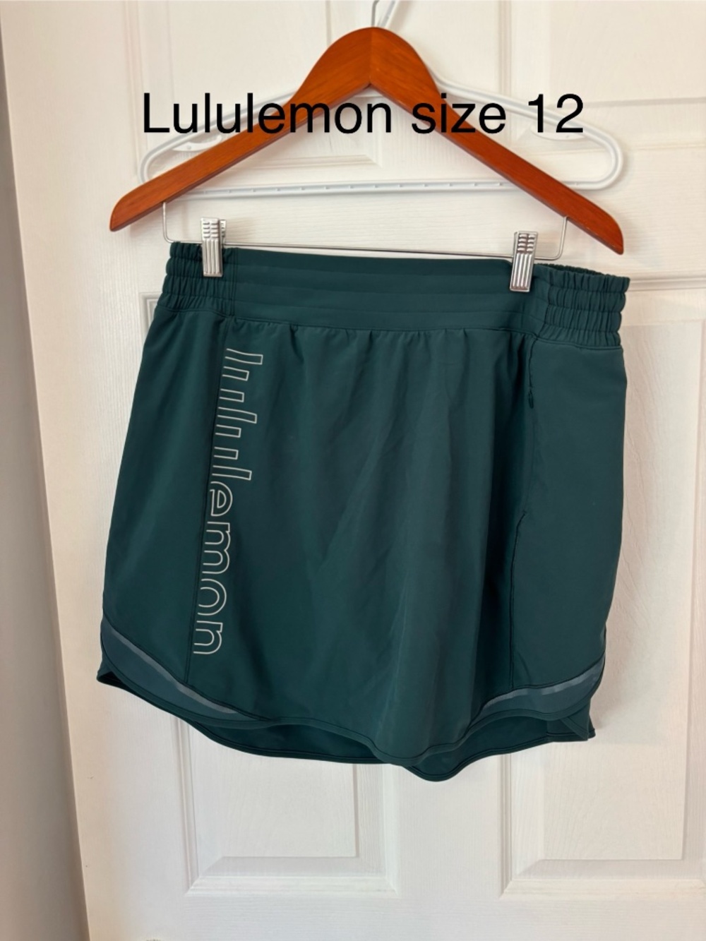 Lululemon skort size 12
